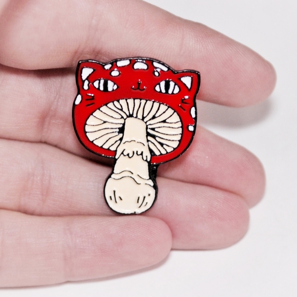 Cat mushroom enamel pin - Picture 3 of 7